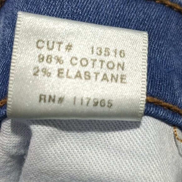 J Brand | Slim Bootcut Jeans in Lucas light blue wash - Picture 8 of 9